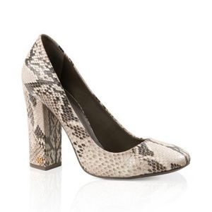 Tory Burch Python Print Mirabel Pump size 5